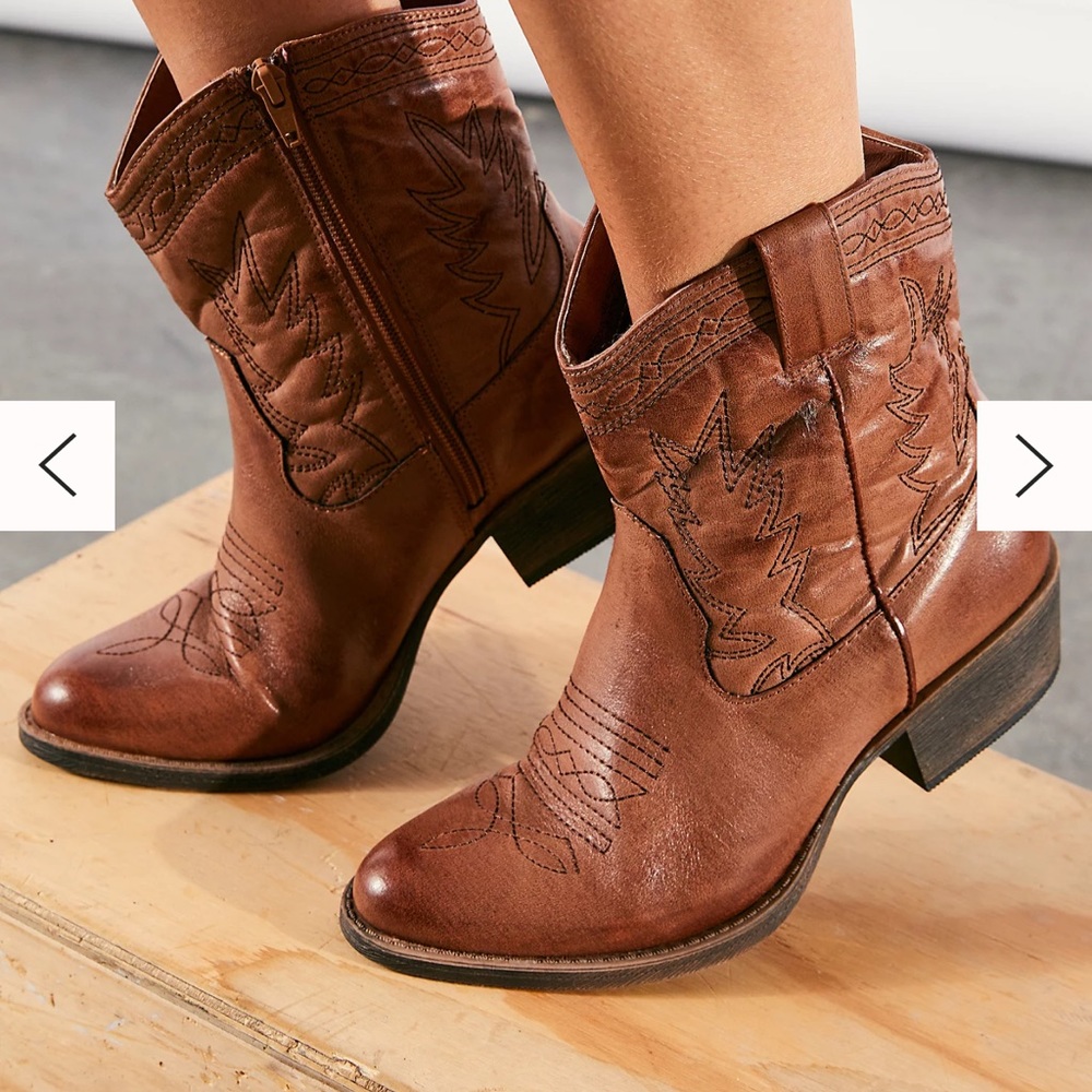 Free people vegan ranch boot. Cognac, Size 7